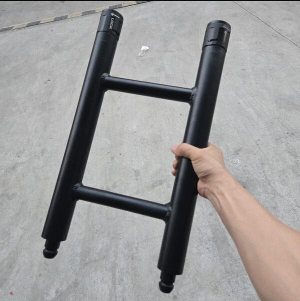 Twist-lock ladder truss